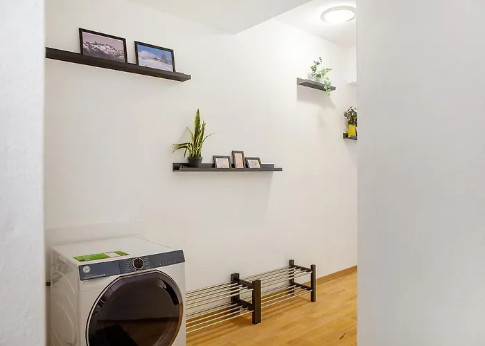 Tux Apartment *